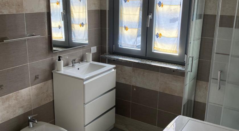 Adua Apartments Ospedale S Andrea Clinica Santa Rita Верчеллі Екстер'єр фото